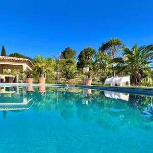 La Source 83 - Close To St Tropez Couette-café Cogolin